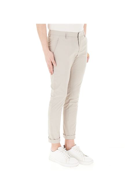 Pantalone Dondup Gaubert uomo UP235PS0020 002 Beige slim chino gabardina logo DONDUP | Pantaloni | UP235PS0020 002010